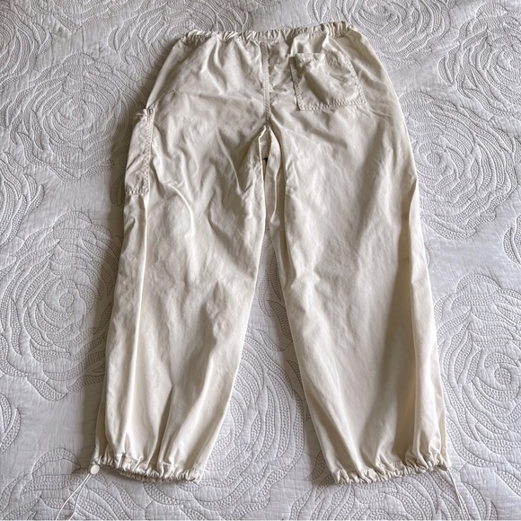 Madewell - Cargo Parachute Pants in (Re)generative Chino - Antique Cream - Picture 11 of 14